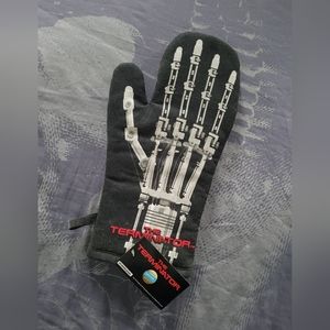 ⭐️Terminator Oven Mit⭐️